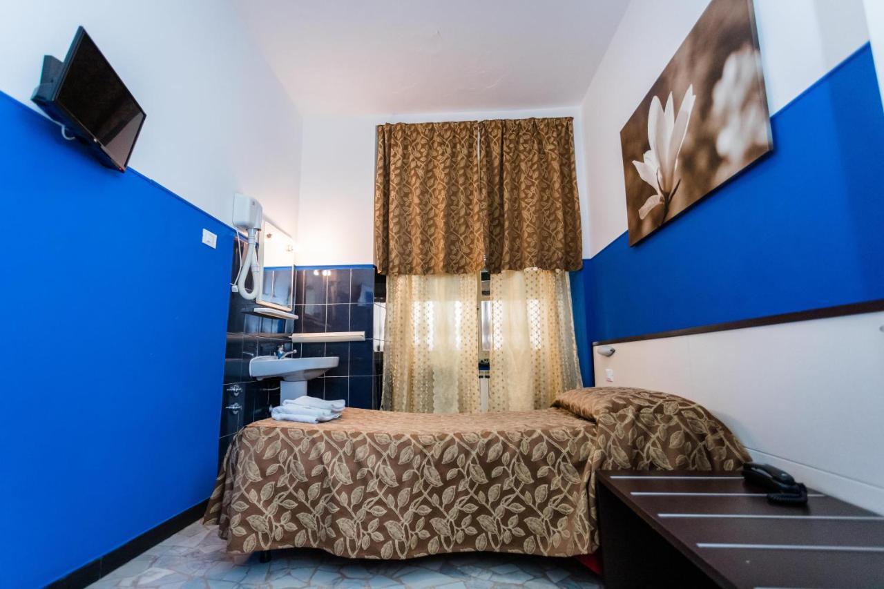 Hotel Mini 2*